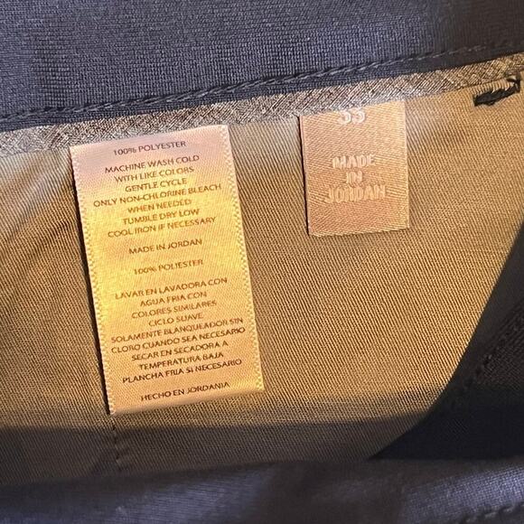 Hickey Freeman Men's Navy Blue Bermuda Short.  Size 33 - Picture 6 of 6